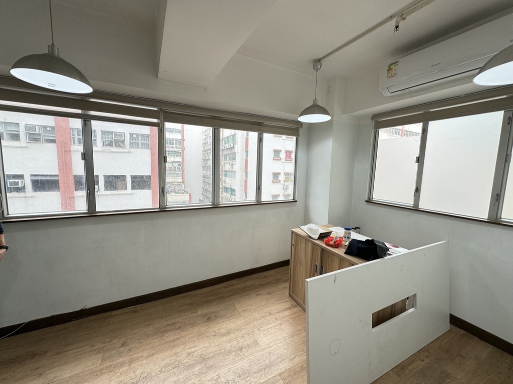 成業工業大廈(向街L窗)