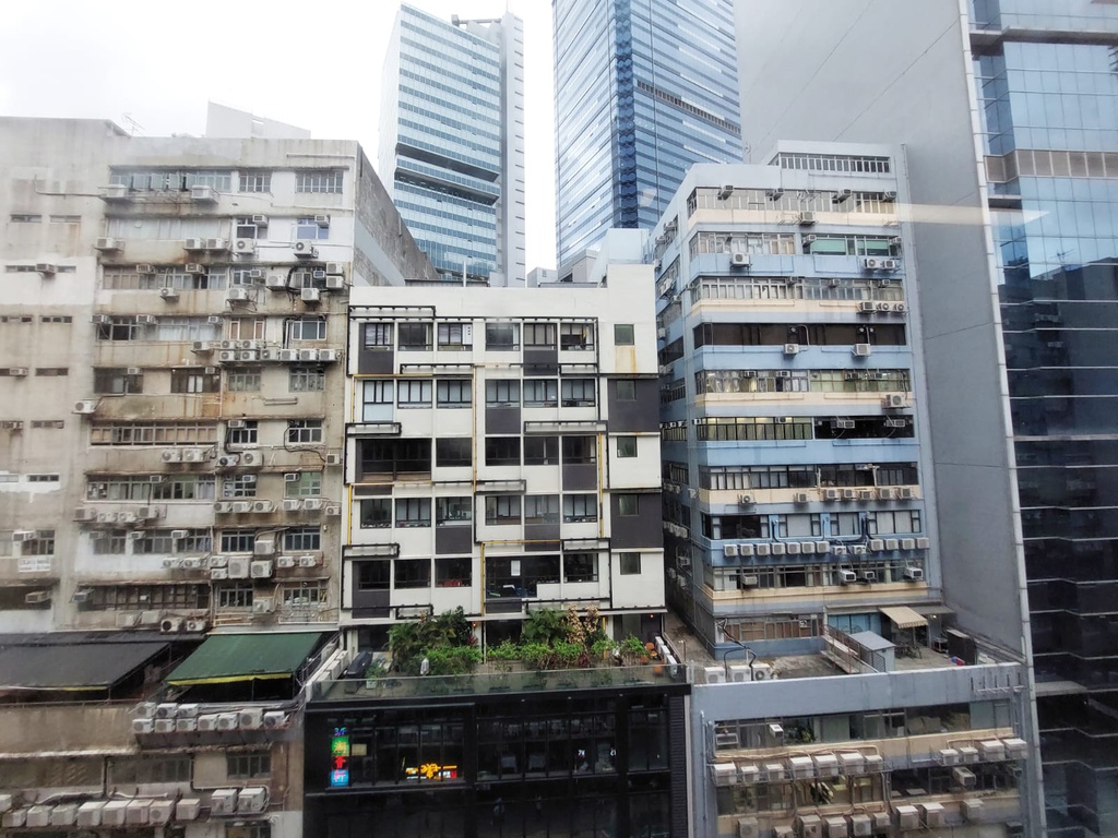 冠力工業大廈(大玻璃窗, 配來去水)