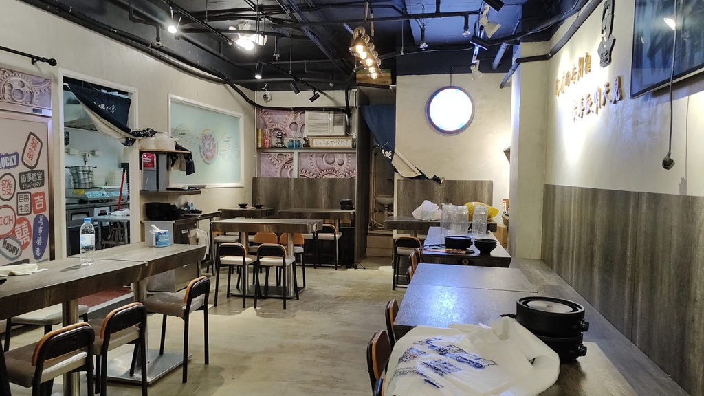 駱駝漆大廈(靚仔樓上餐廳)