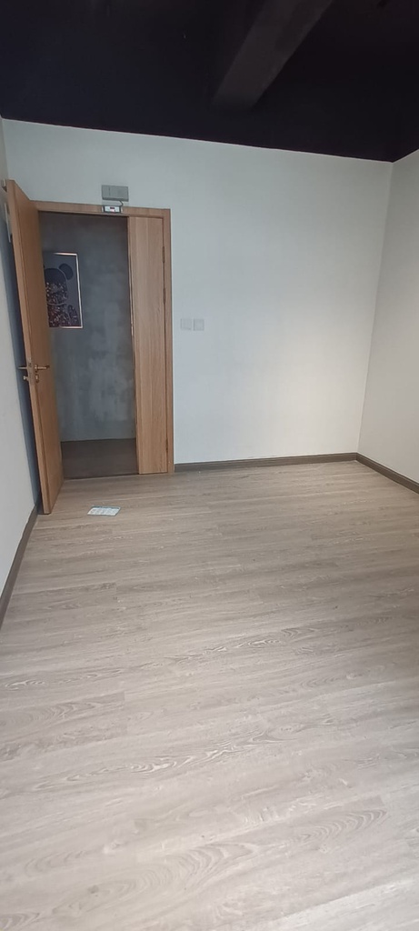 寶冠大廈(窗廁熱水爐)