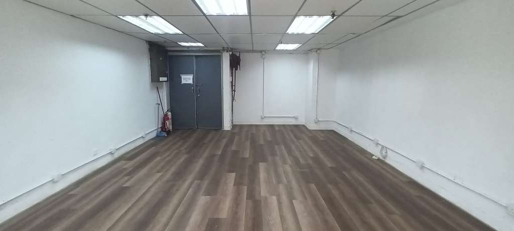 成運工業大廈 (企理有裝 有熱水爐)