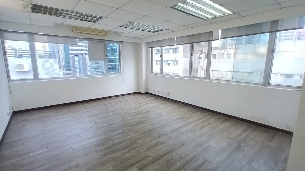 鴻福工廠大廈(有窗有獨立廁)