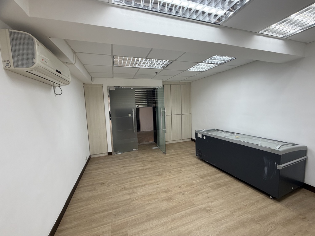 永興工業大廈(L單邊窗,內廁)