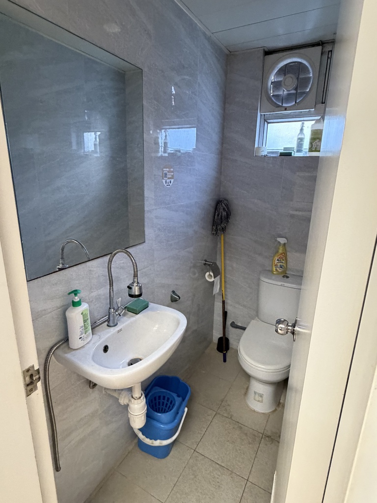 榮昌工業大廈(會議室, 向大街)