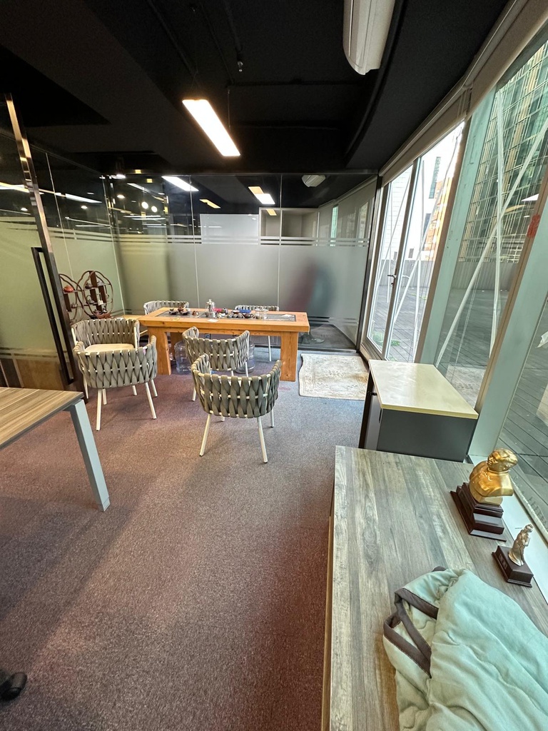 日昇亞太中心(靚裝連平台)