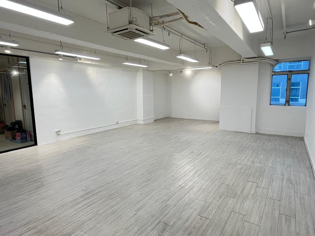 萬年工業大廈(大大間, 窗+廁)