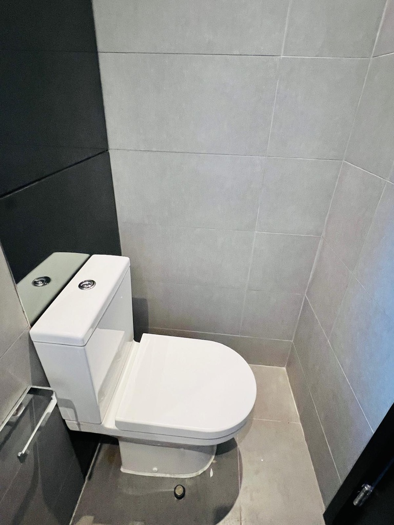 創匯廣場(靚寫字樓, 內廁)