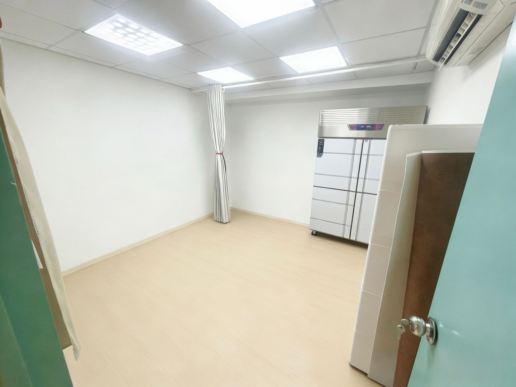 華成工商中心(靚裝頂讓)