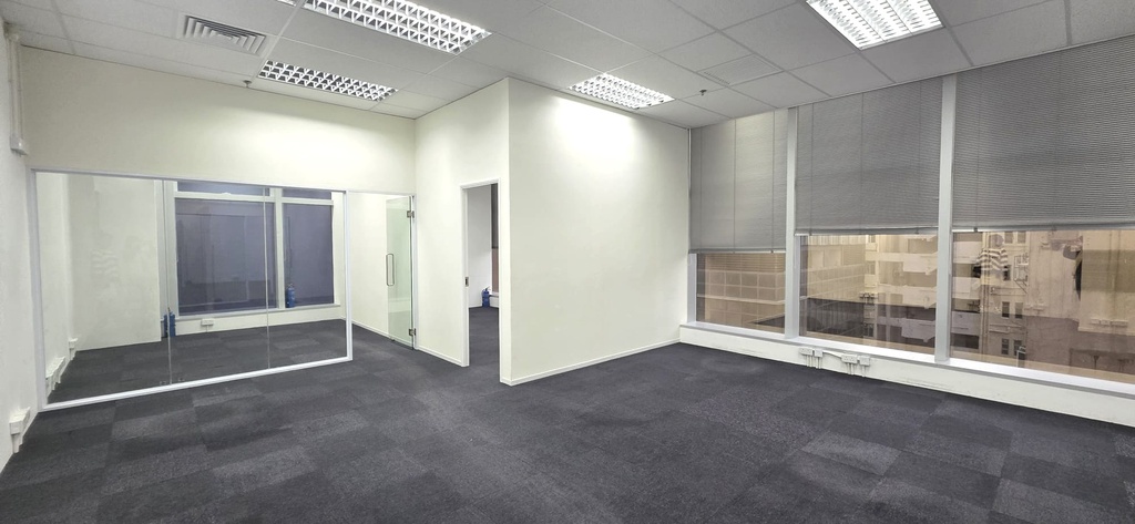 皇廷廣場(兩房甲級商廈)