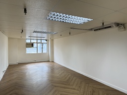 [00037705] 巧明街工廈